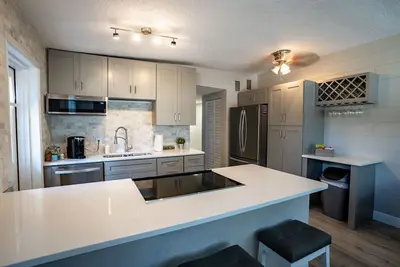 Image de Renovated 2/1 Duplex near by Lake Eola