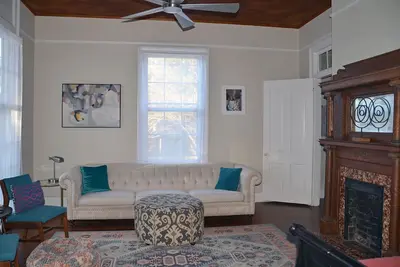 Image de Historic King House in Old East Hill