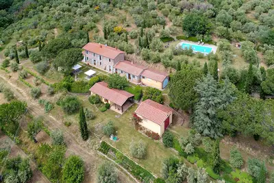 Image de Maison confortable Ă Cortona avec.