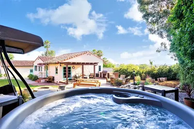 Image de Beautiful Family Getaway | Spa | 15 Min Downtown