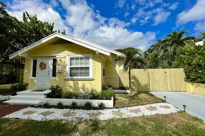 Image de Casa Gialla in West Palm Beach, Florida - minutes to Downtown and Palm Beach!