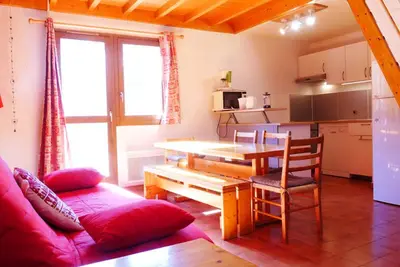 Image de Appartement Montchavin, 2 pièces + mezzanine, 7 pers, pied commerces/pistes, terrasse exposée sud
