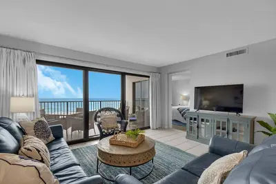 Image de Gulf Front Balcony | 2br/2ba | Heated Pool, Tennis, Fitness | Emerald Towers #403