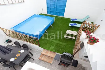 Image de 3 bedrooms ground floor, large terrace and pool, near the beach.