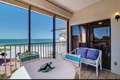Image de 3 Bedroom Penthouse Condo on Indian Shores Beach