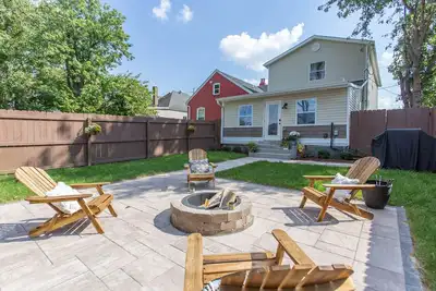 Image de Modern downtown 4-Br\/3 bath spacious home with free on site parking, sleeps 10