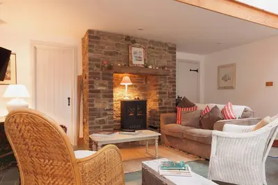Image de 3 chambres à coucher à Shadycombe Road