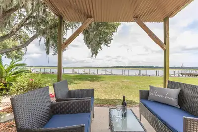 Image de Beaufort's Blue Heron Hideaway on Battery Creek