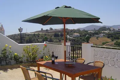 Image de Nerja 3 Bedroom Pet Friendly House- Pool- Fab view- Parking- Vac May and 07\/08
