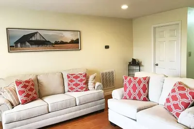 Image de The Barn - With Covered Boat Parking