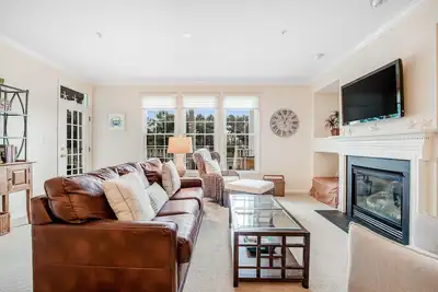 Image de Bear Trap Dunes Lake View Condo w/ WiFi, Shared Pools, Tennis, & Gym - Dogs Ok