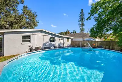 Image de Family-Friendly Tampa Home with Free Heated Pool