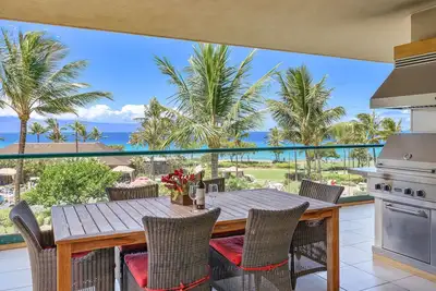 Image de Maui Resort Rentals: Honua Kai Konea 302 – Direct Ocean Front 3br w/ B. B. Q on Wrap Around Balcony