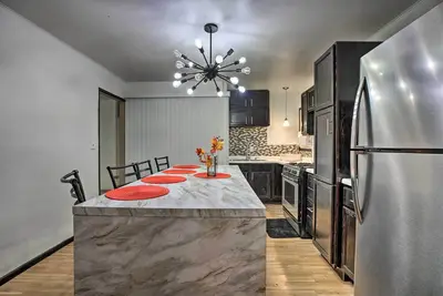 Image de Sauk Village Ranch Home w\/ Yard + Fireplace!