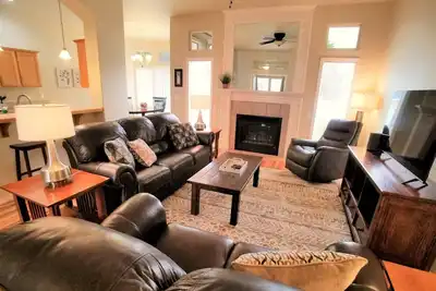 Image de Beautiful Home in Golf Course Community - 3 Bedroom plus Den