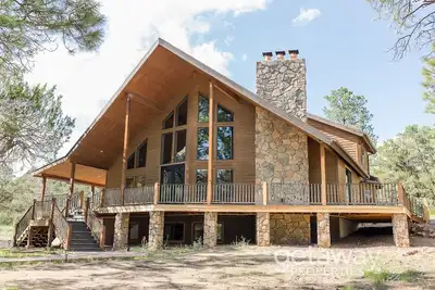 Image de The Grand - Luxury Home Sleeps 20 plus! Ask about the Basement