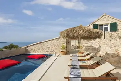 Villa Lapis - Maison patrimoniale du 19ème siècle à Hvar avec vue exceptionnelle, piscine privée et jacuzzi
