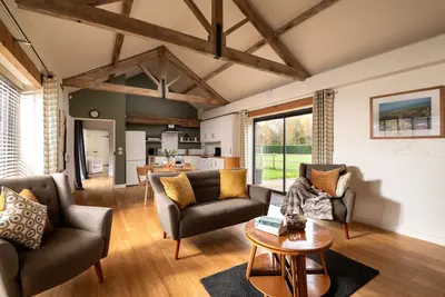 Image de Tern Cottage -2 bedroom cottage with luxury indoor heated pool close to the North Norfolk coast. coas