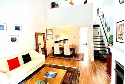 Image de Heart of Stowe-Renovated\/River balconies\/Fireplace