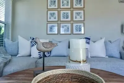 Image de \"The Beach House\" at Seascape Steps from the Beach