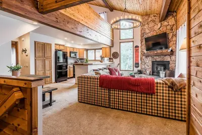 Image de Chair 136 located in beautiful Mammoth Lakes Ca 5 minutes away from everything!