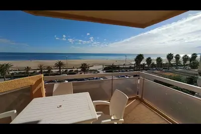 Image de Appartement avec grande terrasse vue mer et montagnes