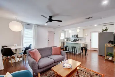 Image de Eastside Remodeled Monthly Rental, 10 Mins to Downtown, Pet Friendly, Fast WiFi