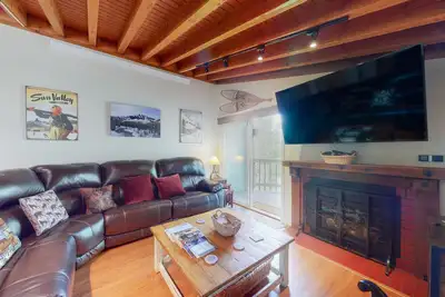 Image de Perfect Mountain Gem Near Town & Slopes W/ Free WiFi, Balcony & Shared Pool