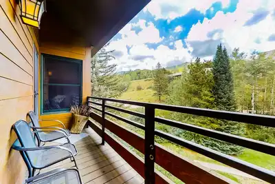 Image de Perfect ski condo w/ shared hot tubs & firepit - walk to the base area & trails