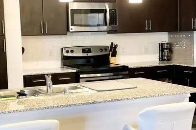 Image de Med Center Luxury 2br Apt