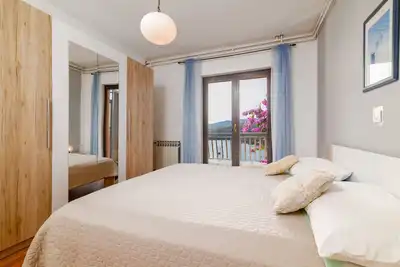 Appartement de deux chambres avec la terrasse et la vue sur le mer Rabac, Labin (A-19055-b)