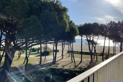 Image de Idyllique! Appartement front de mer, direct sur la plage!