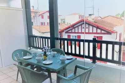 Image de Appartement Lumineux, Calme, Proche Commerces et Centre, Parking, Ascenseur, 2 Chambres