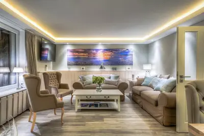 Image de \"Kleine Flucht\" - luxury vacation home for 6 people, with wellness - top location!