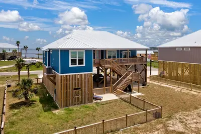Image de Family Friendly, New Construction, Beautiful Gulf and Sound View Home
