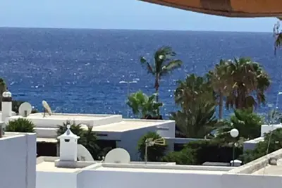 Image de Vacation Home With Sea View - All-Day Sun - Top Location