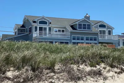 Image de Bayfront Home with Water Views