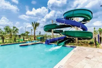Image de Fantastic 4 Bedroom Pool Home near Disney Attractions!