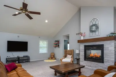 Image de All Decked Out Farmhouse - Game Room/Nearby Beach