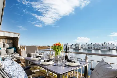 Image de SeaDream - 1st row on the water, 360° roof terrace, sauna, whirlpool tub, beach chair