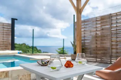 Image de Bungalow Bon Manjé avec piscine privative & vue sur mer
