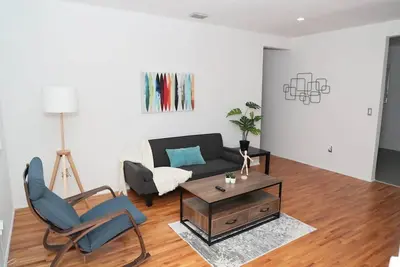 Image de Spacious 1 bed/1bath apt great location w/parking