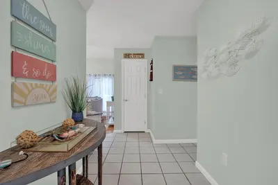 Image de Newley Renovated Beach Home, Min. to Ocean City, 1st Fl. Master Suite, walk in