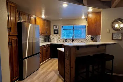 Image de Family Condo! 1 Mile from Eagle Express/Chair 15. Easy bus access also