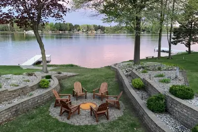 Image de Private beach/Lakefront Getaway on Lake Camelot