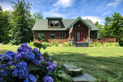 Image de Shelving Rock Lodge on 54 acres in Adirondack Park