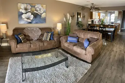 Image de Walk In | Central Location | 2 Pools & Hot Tub | Free Tickets Included! ! (Fhe-14)