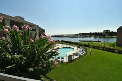 Image de Sit back, relax and enjoy resort-style amenities