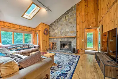 Image de Spacious Dover Home w\/ Sauna < 5 Miles to Ski!