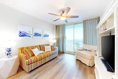 Image de Gulf-Front Retreat Perfect For Couples w/Shared Pool & Hot Tub, Free WiFi, & W/D